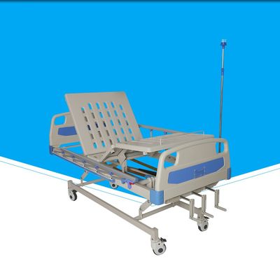 500 - 780mmのポータブルの病院用ベッド、IV立場が付いている折り畳み式の手動調節可能なベッド
